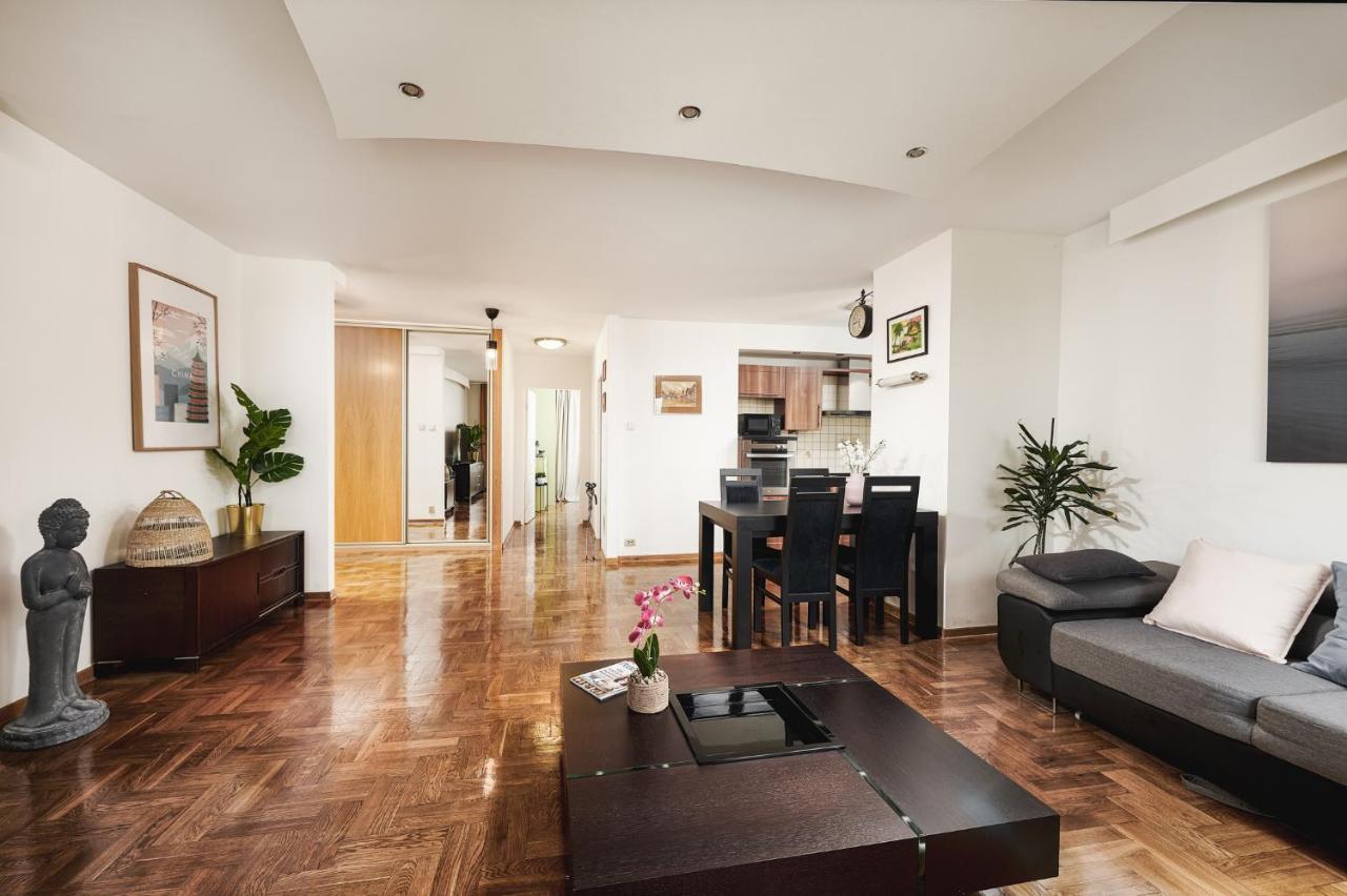 Lumina Spacious Apartment Near The Railway Station Varsó Kültér fotó