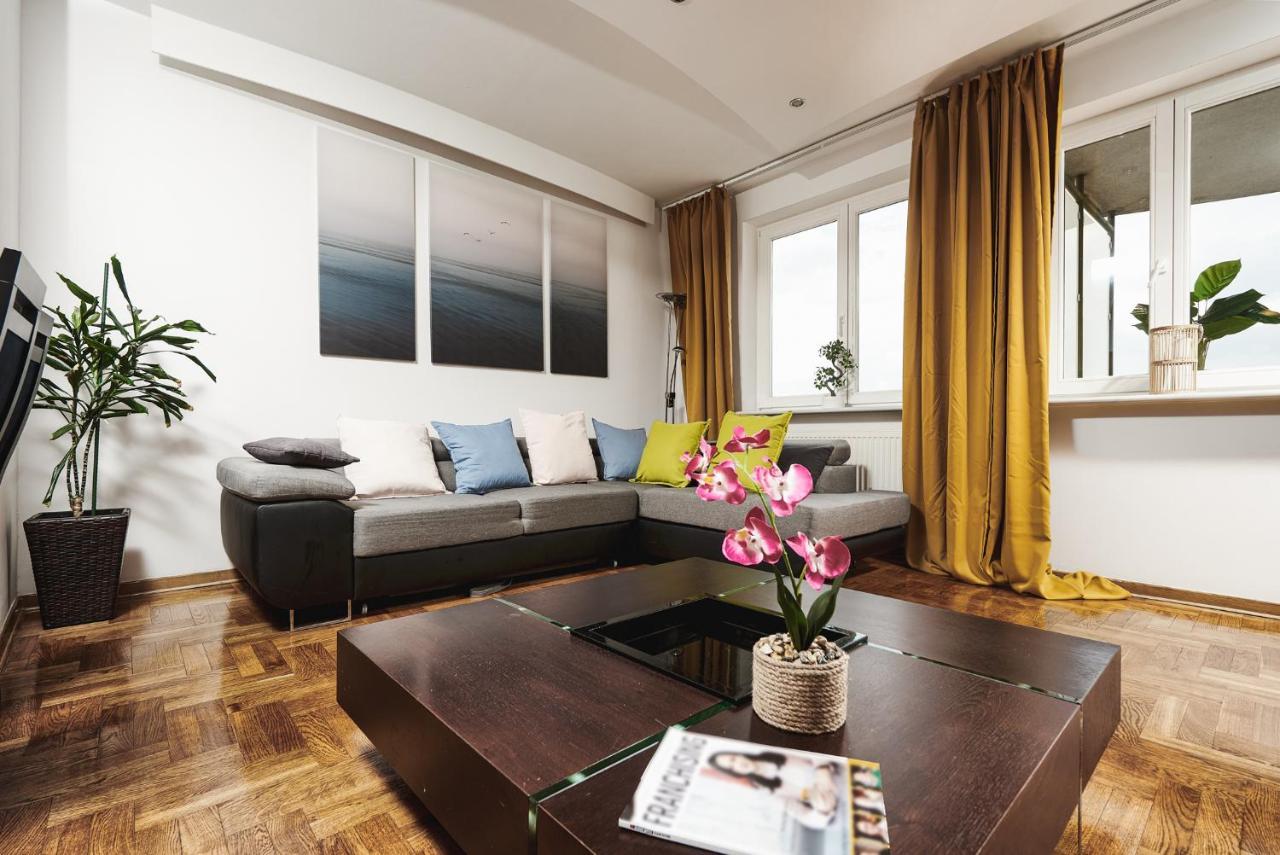 Lumina Spacious Apartment Near The Railway Station Varsó Kültér fotó