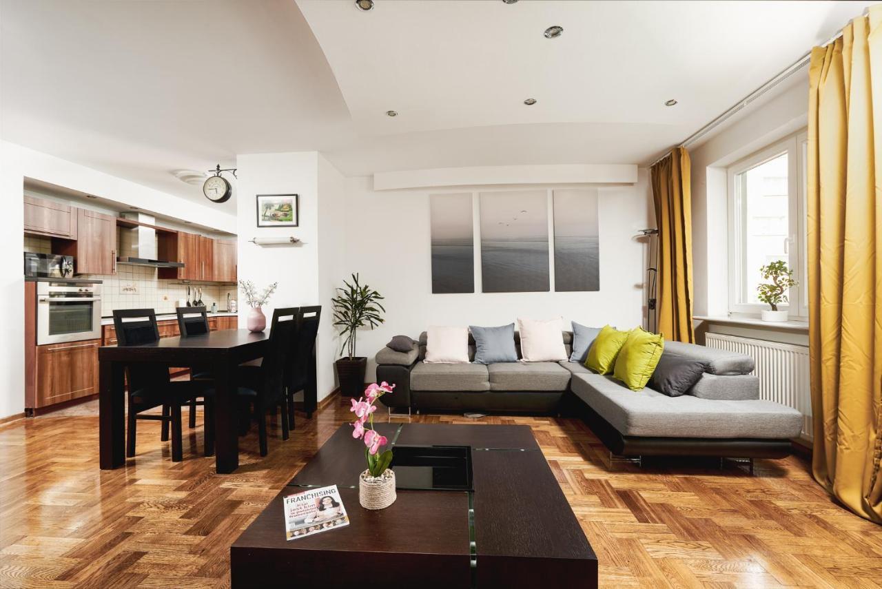 Lumina Spacious Apartment Near The Railway Station Varsó Kültér fotó