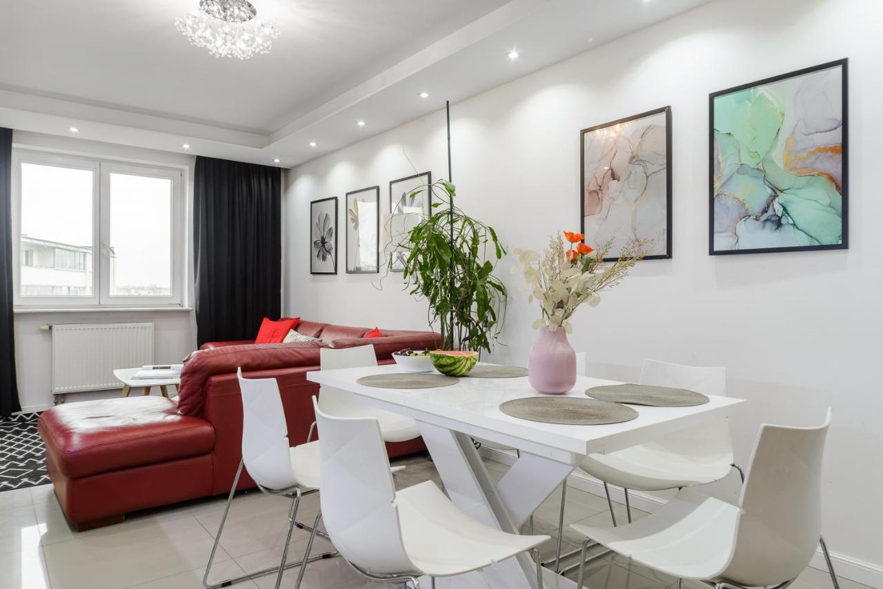 Lumina Spacious Apartment Near The Railway Station Varsó Kültér fotó